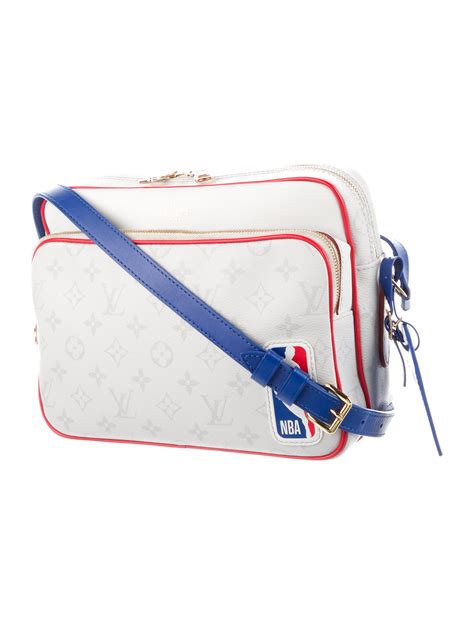 Louis Vuitton x NBA Nil Messenger Monogram .